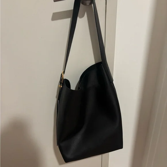 Madewell Black Essential Black Bucket Bag Tote - Picture 2 of 4